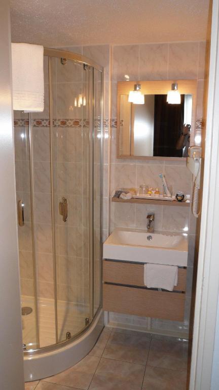 Inter-Hotel La Closerie Beaune Бон Номер фото